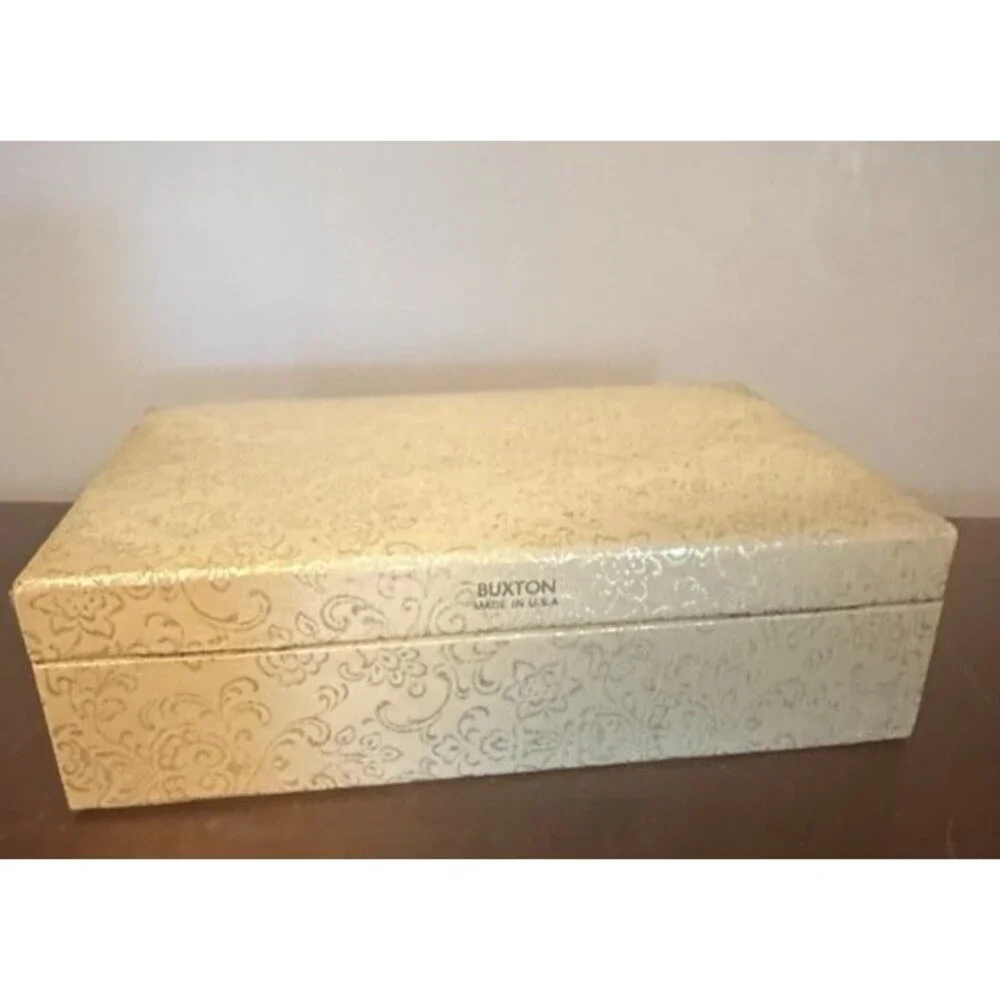 Vintage Lady Buxton Jewelry Box Cream Velvet  Cream Exterior Gold Floral